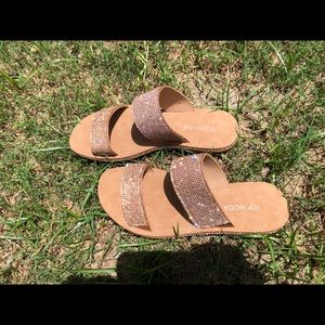 Sandals really sparkly with rhinestone